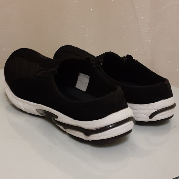 Slip on sneakers - Picture 2 of 9